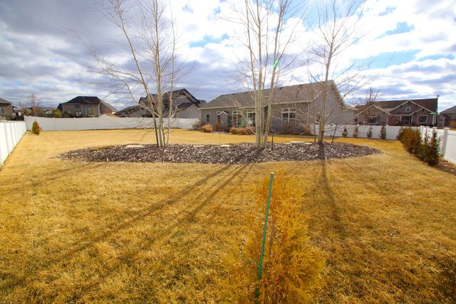 5525 WILLMEYER Drive, Bettendorf, IA 52722