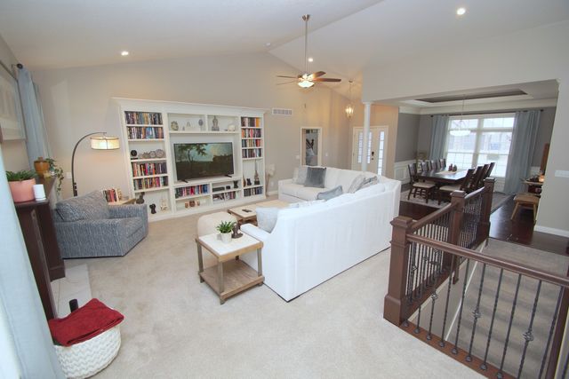 5525 WILLMEYER Drive, Bettendorf, IA 52722