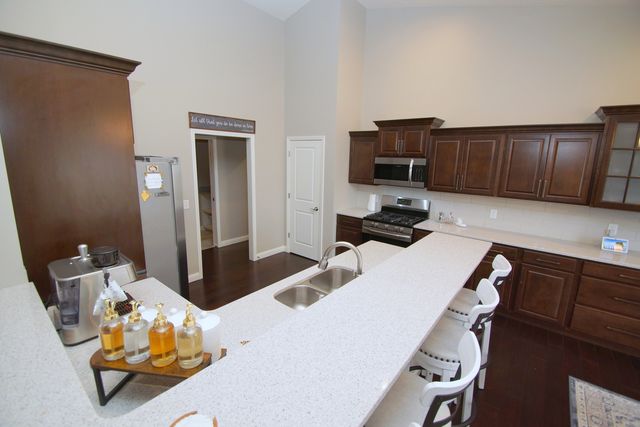 5525 WILLMEYER Drive, Bettendorf, IA 52722