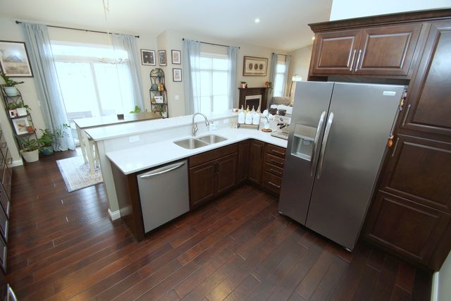 5525 WILLMEYER Drive, Bettendorf, IA 52722