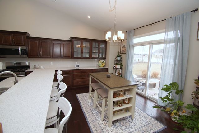 5525 WILLMEYER Drive, Bettendorf, IA 52722