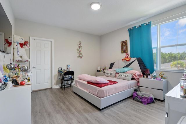 1265 NW Leonardo Circle, Port St Lucie, FL 34986