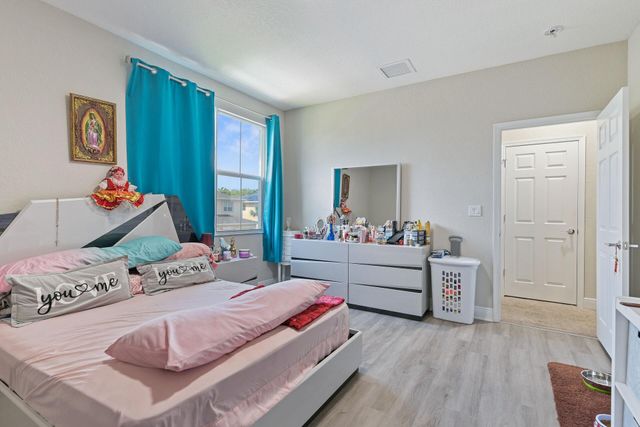 1265 NW Leonardo Circle, Port St Lucie, FL 34986