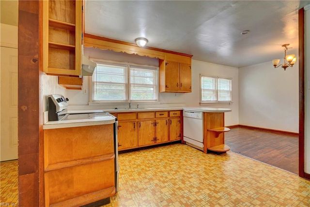 1629 Shillelagh RD, Chesapeake, VA 23323