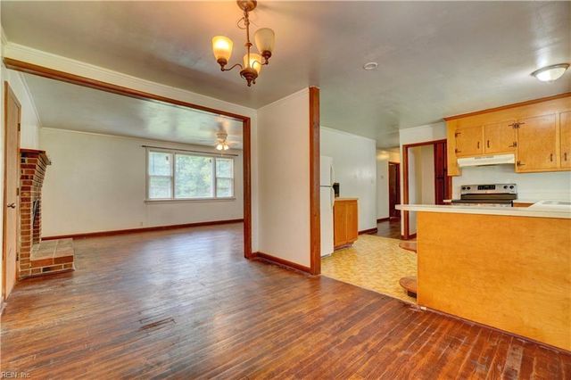 1629 Shillelagh RD, Chesapeake, VA 23323