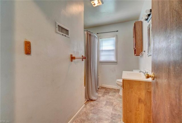 1629 Shillelagh RD, Chesapeake, VA 23323