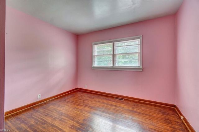 1629 Shillelagh RD, Chesapeake, VA 23323