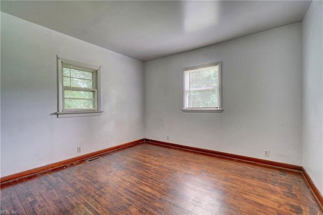 1629 Shillelagh RD, Chesapeake, VA 23323