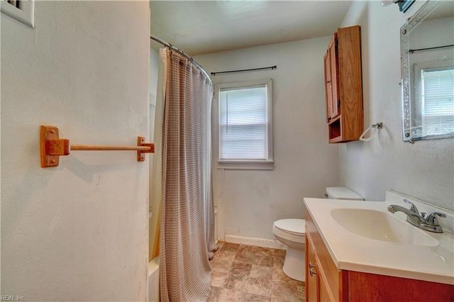 1629 Shillelagh RD, Chesapeake, VA 23323