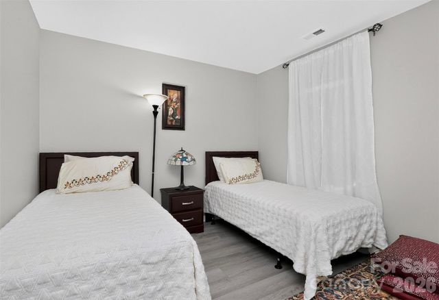 1811 Jeffrey Bryan Drive, Charlotte, NC 28213
