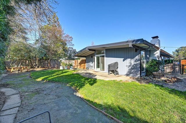 4812 Packard Ct, Carmichael, CA 95608