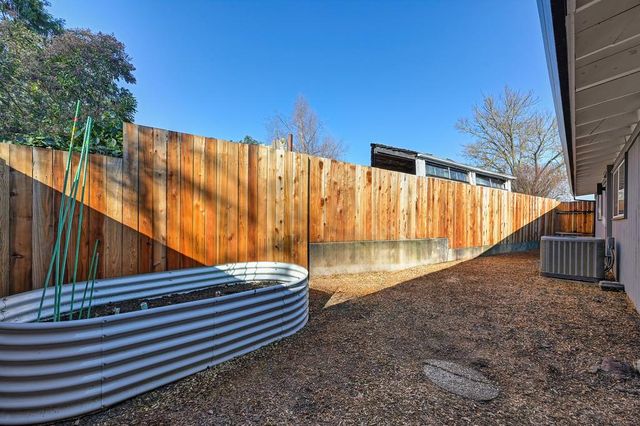 4812 Packard Ct, Carmichael, CA 95608