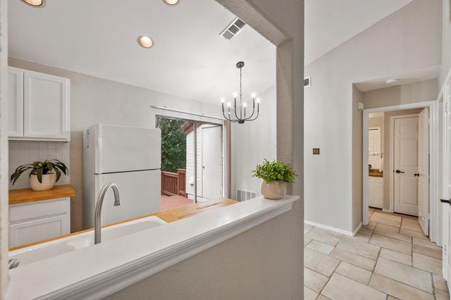 4303 Creek Ledge B-1, Austin, TX 78731