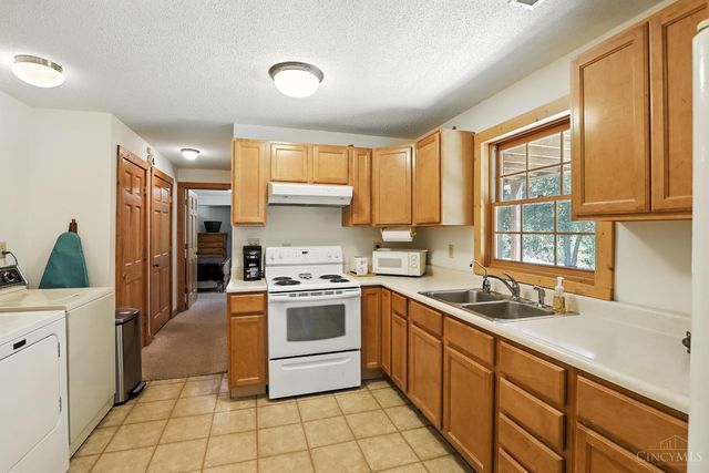 3709 Dry Run Road, South Lebanon, OH 45065
