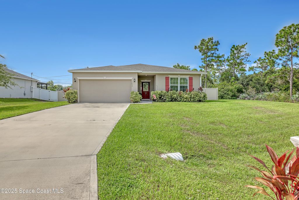 1638 Painter Street SE, Palm Bay, FL 32909