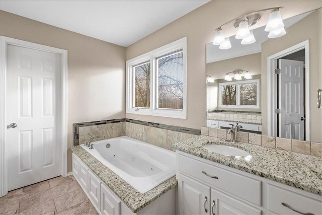 8954 Pikes Peak Road, Rogers, AR 72756