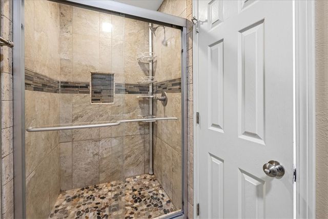 8954 Pikes Peak Road, Rogers, AR 72756