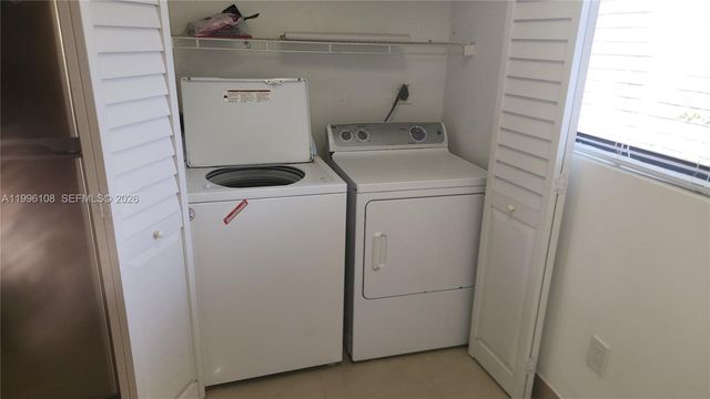 210 E Palm Circle E, Pembroke Pines, FL 33025