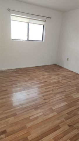 210 E Palm Circle E, Pembroke Pines, FL 33025