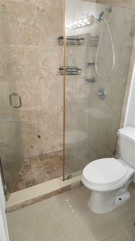 210 E Palm Circle E, Pembroke Pines, FL 33025