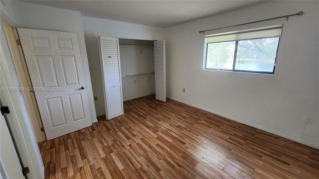 210 E Palm Circle E, Pembroke Pines, FL 33025