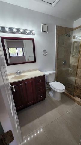 210 E Palm Circle E, Pembroke Pines, FL 33025