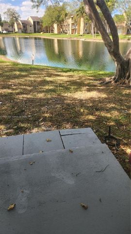 210 E Palm Circle E, Pembroke Pines, FL 33025