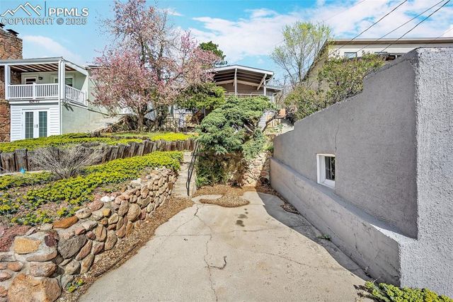 1624 Cheyenne Boulevard, Colorado Springs, CO 80906