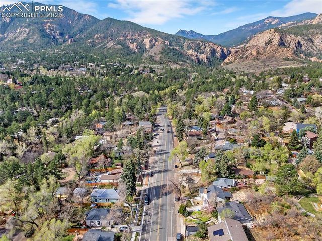 1624 Cheyenne Boulevard, Colorado Springs, CO 80906