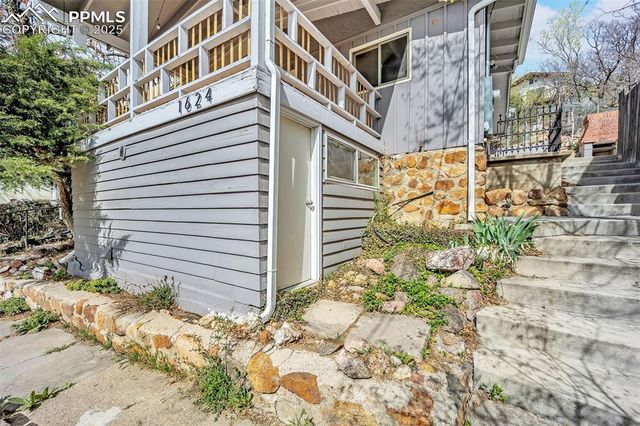 1624 Cheyenne Boulevard, Colorado Springs, CO 80906