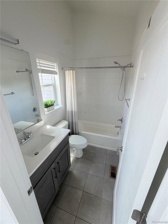 8711 E Hampden Avenue 4, Denver, CO 80231