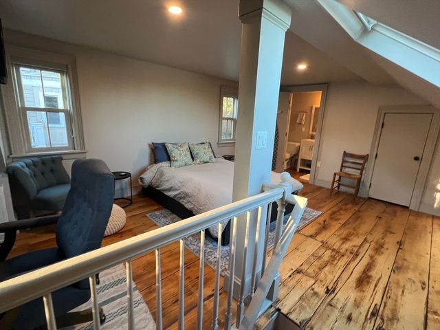 32 Buffum St 1, Salem, MA 01970