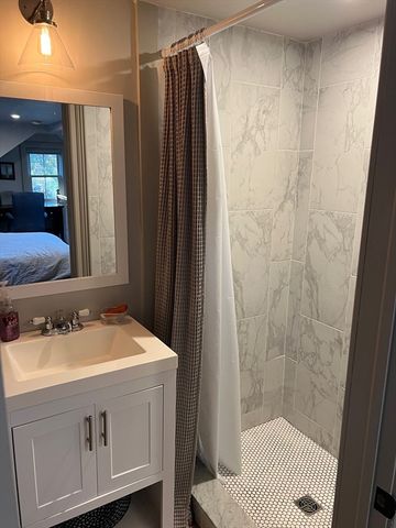 32 Buffum St 1, Salem, MA 01970