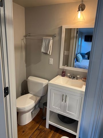 32 Buffum St 1, Salem, MA 01970