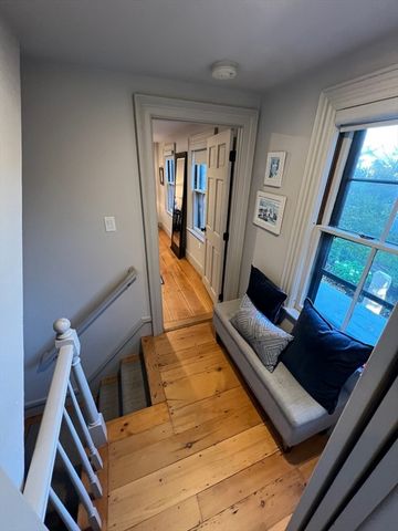 32 Buffum St 1, Salem, MA 01970