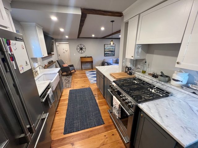 32 Buffum St 1, Salem, MA 01970