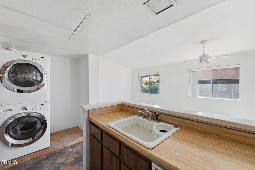 Image 13 of property listing at 4561 Alamo Street F, Simi Valley, CA 93063