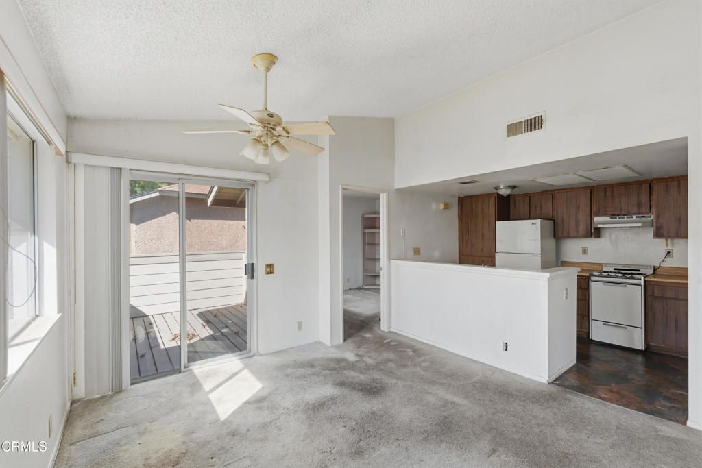 Image 5 of property listing at 4561 Alamo Street F, Simi Valley, CA 93063