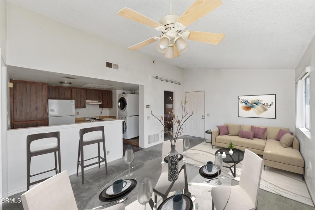 Image 7 of property listing at 4561 Alamo Street F, Simi Valley, CA 93063