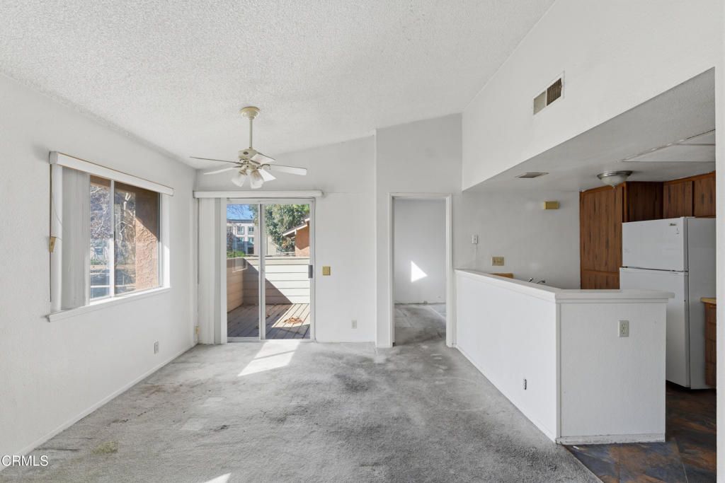 Image 8 of property listing at 4561 Alamo Street F, Simi Valley, CA 93063