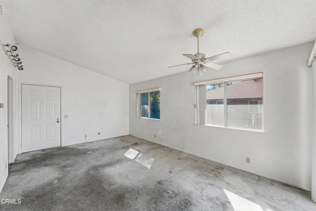 Image 9 of property listing at 4561 Alamo Street F, Simi Valley, CA 93063