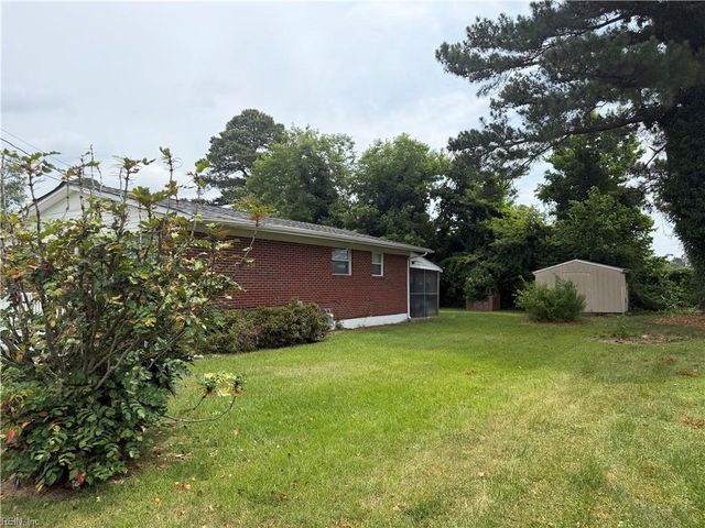 1407 Ekstine DR, Portsmouth, VA 23701