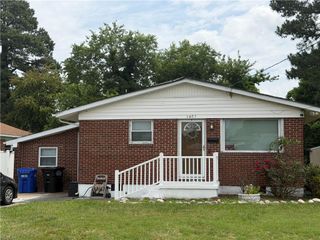 1407 Ekstine DR, Portsmouth, VA 23701