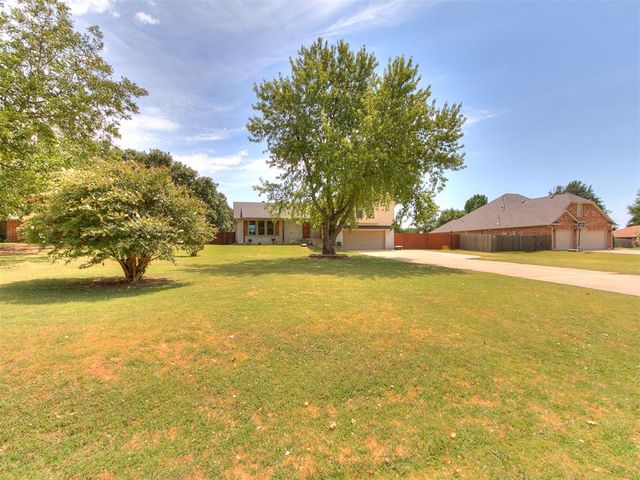 7916 Chukar Road, Yukon, OK 73099