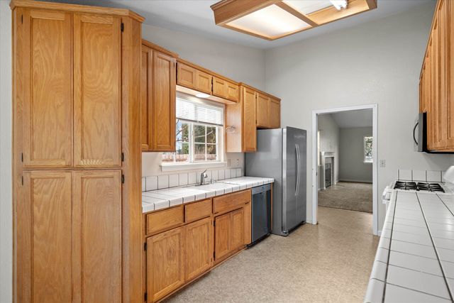 451 Palisades Dr, Chico, CA 95928