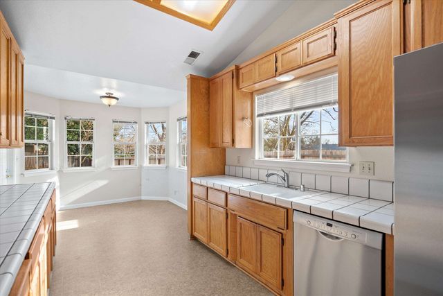 451 Palisades Dr, Chico, CA 95928