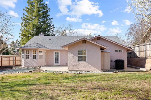 451 Palisades Dr, Chico, CA 95928