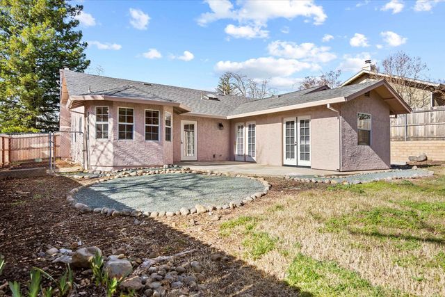 451 Palisades Dr, Chico, CA 95928