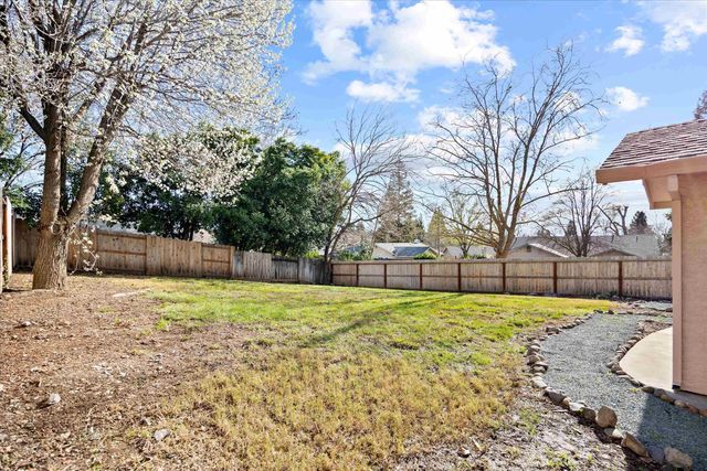 451 Palisades Dr, Chico, CA 95928