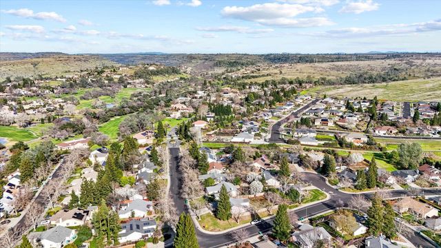 451 Palisades Dr, Chico, CA 95928